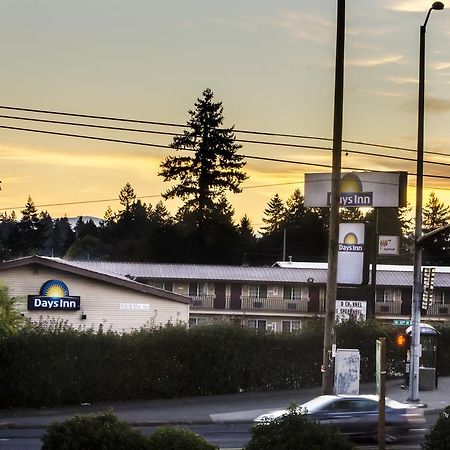 Days Inn By Wyndham Portland Central Exterior photo