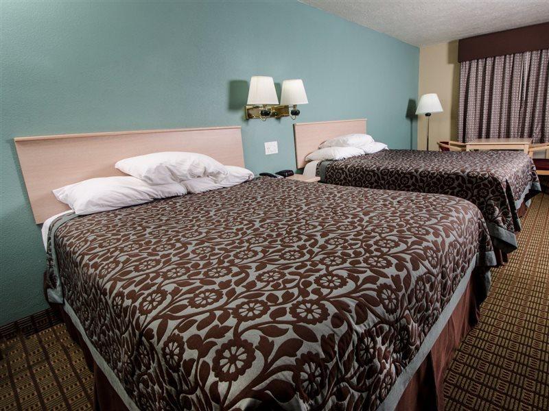 Days Inn By Wyndham Portland Central Exterior photo